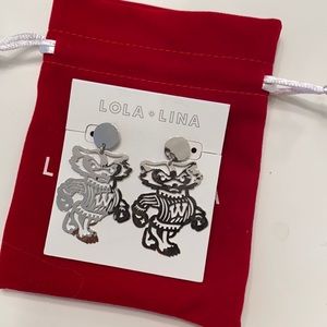 Silver Bucky badger earrings